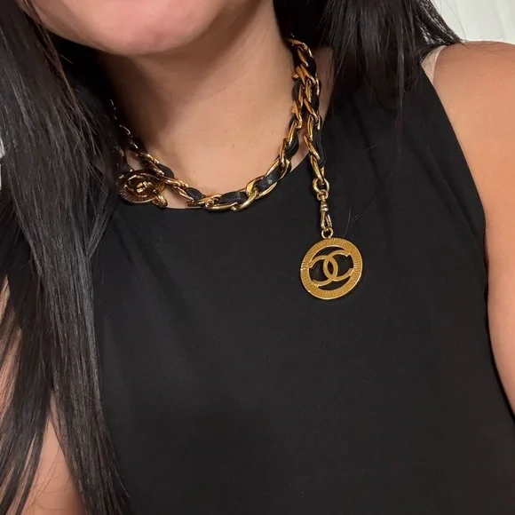 CHANEL Vintage Black Leather Gold CC Logo Chain Belt/Necklace - Picture 9 of 11